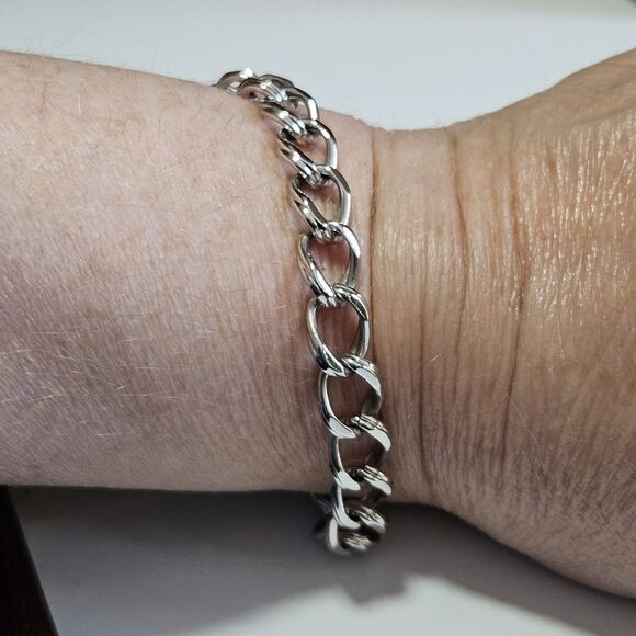**FinalSale** Vintage "Monet" Silver Tone Textured Chain Double Link Bracelet 7" - Picture 4 of 13